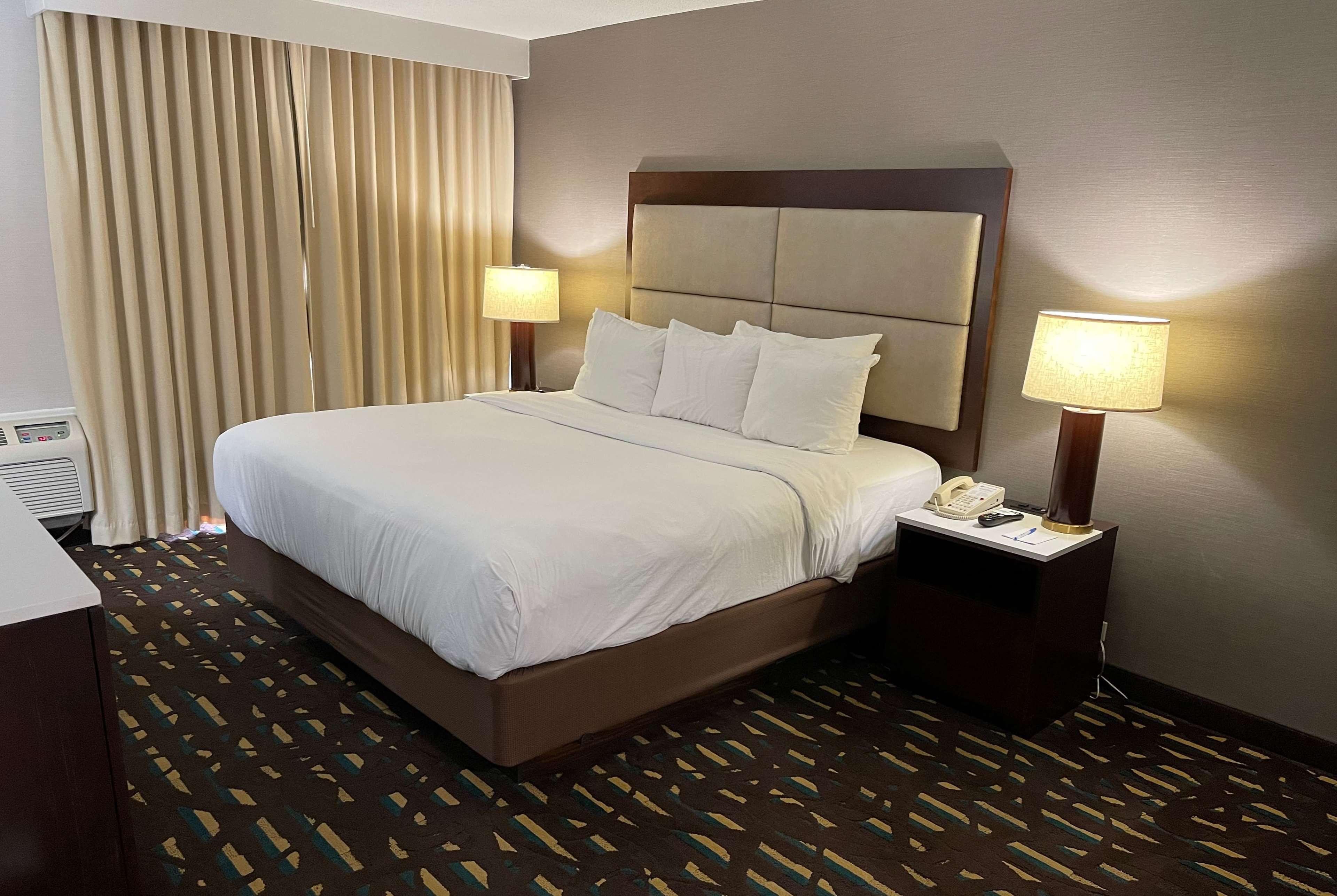 Wyndham Chicago O'Hare Hotel Rosemont Exterior foto